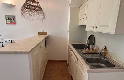 Saumane-de-Vaucluse Condo | (New) Superb apartment in Golf
