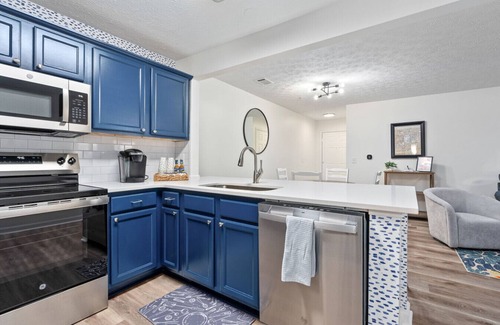 Auburn Condo | New Sweet Home AU-2 Mins to Downtown & Stadium Sleeps 10