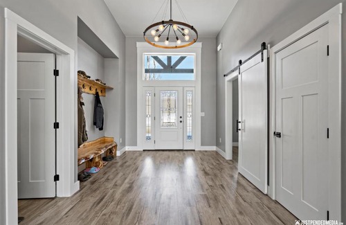 Fishhook House | *NEW!* The Deluxe Stay