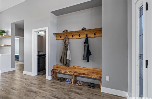 Fishhook House | *NEW!* The Deluxe Stay