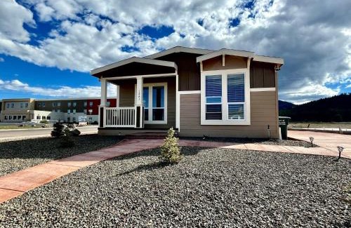 Williams House | NEW! The Grand Getaway at Williams - Family Friendly & Walk to the GC Train