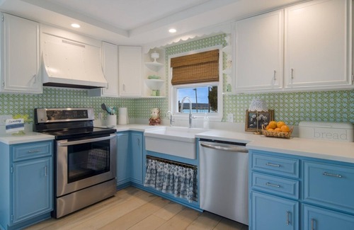 Glen Arbor Cottage | New-The Shaye Hideaway- Stylish cottage with private Little Glen Lake access