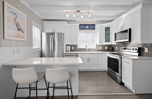 Iona Villa | New! The W at Loma-3 miles from beaches