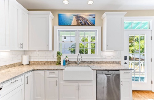 Wilmington House | New! The Waterman Cottage at Wrightsville~5 mins to Beach!