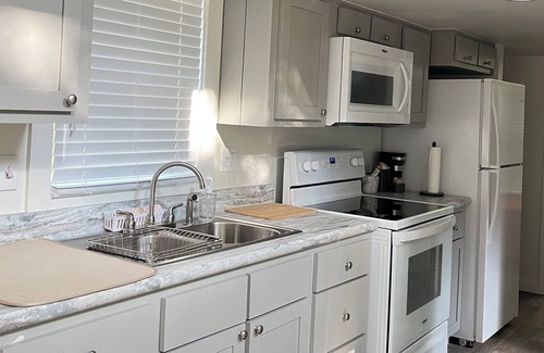 Palestine House | New Tiny Home on 16 heavily-wooded acres in East Texas!