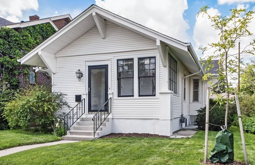 Cheyenne House | New to the market! Updated Historic 3 BR, 3 BA Bungalow