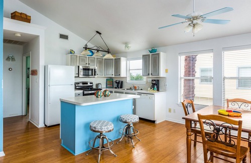 Jamaica Beach House | NEW TO THE MARKET - CANAL VISTA WATERFRONT CANAL LOCATION - SLEEPS 7
