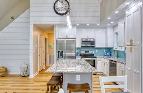 Surf City Cottage | New to VRBO and Just renovated! Heart of Surf City NC