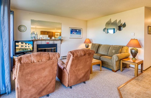 Moclips Condo | NEW: Top Floor Condo with Amazing Ocean Views