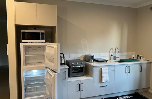 Pukekohe Apartment | New two B/room house attached to house