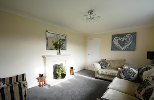 Burnham-on-Sea Cottage | NEW Unique 2BD Detached Bungalow Burnham-on-Sea