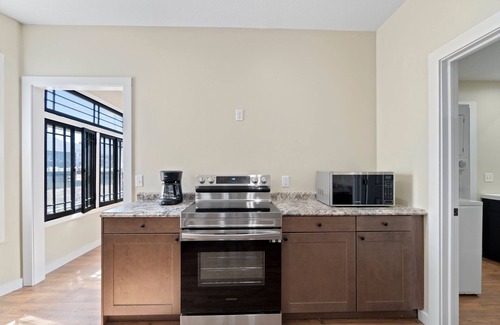 West Central Apartment | New unit downtown Fort Wayne- by Grand Wayne, Embassy, Electric Works, Tin Caps.