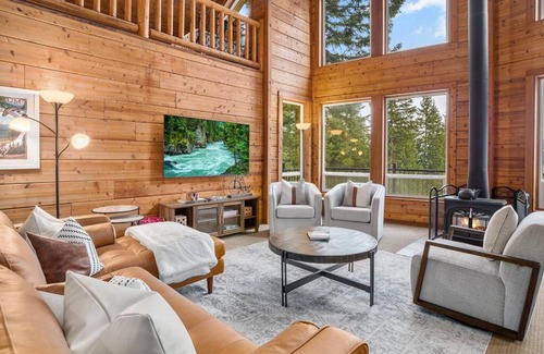 Cle Elum House | NEW! Views of CLE ELUM LAKE/MTN*NR*Suncadia* HOTTUB