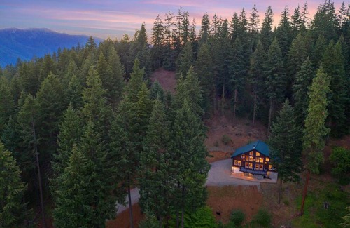 Cle Elum House | NEW! Views of CLE ELUM LAKE/MTN*NR*Suncadia* HOTTUB