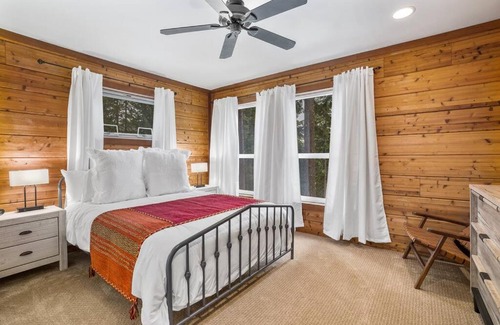 Cle Elum House | NEW! Views of CLE ELUM LAKE/MTN*NR*Suncadia* HOTTUB