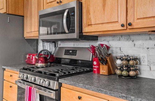 Cle Elum House | NEW! Views of CLE ELUM LAKE/MTN*NR*Suncadia* HOTTUB