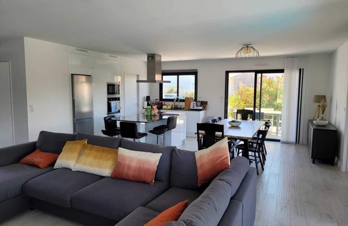 Angresse Villa | New villa Angresse with heated pool and jacuzzi