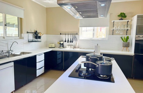 Bushiri House | NEW Villa Familla - Spacious home - 5 mins to Eagle beach