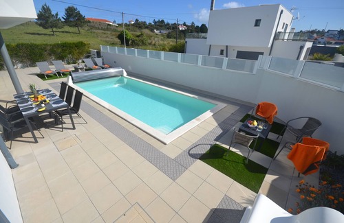 Sao Martinho do Porto Villa | New Villa with Heated Pool just a few minutes from Salgado Beach
