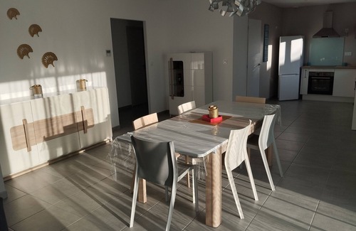 Cers House | New villa with pool