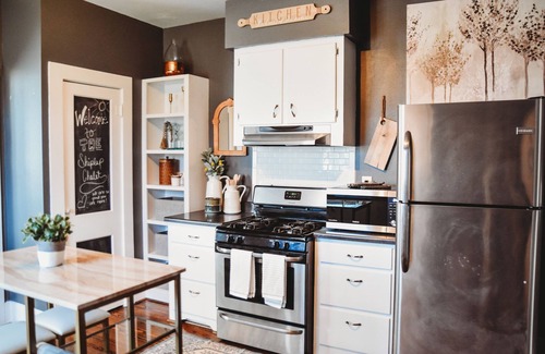 Schulenburg House | NEW! Vintage cozy 1940’s updated, 2bd/2ba