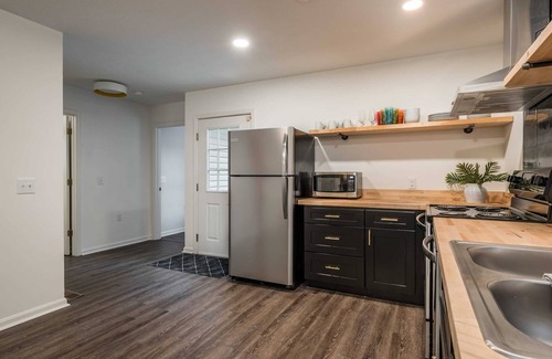 Phoenix Hill House | New! Walkable 3BR 2BA walk to NuLu - Hot Tub!