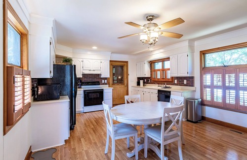 Kitty Hawk House | 🌟New Waterfront Listing🌟New Dock, Furnishings, Renovated, Fenced Yard, Dogs ✔️