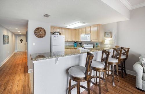 Ono Island Condo | New Waterfront Listing In Beautiful Harbour Pointe! Gulf View, Too!