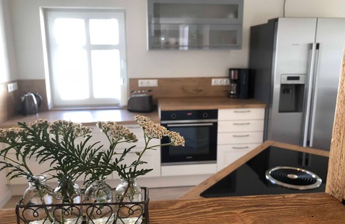 Sassnitz Apartment | NEW: Wellness FH Kleine Rosenvilla - 150m to the Baltic Sea - Wellness vacation home in