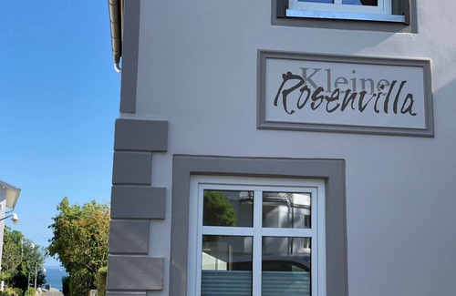 Sassnitz Apartment | NEW: Wellness FH Kleine Rosenvilla - 150m to the Baltic Sea - Wellness vacation home in