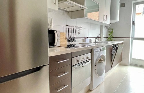 Distrito Sur Apartment | New, with free parking and close to the Mosque