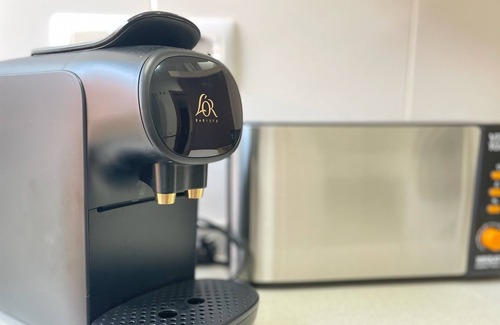 Distrito Sur Apartment | New, with free parking and close to the Mosque