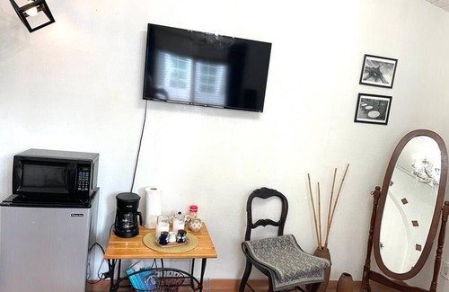Coral Way Cottage | New York Loft in the Heart of Miami - 4S