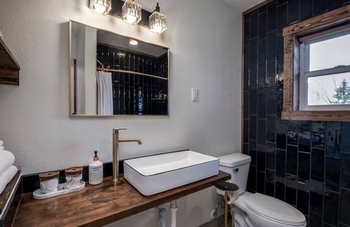 Prescott Hotel | New York Themed | Boutique Suite