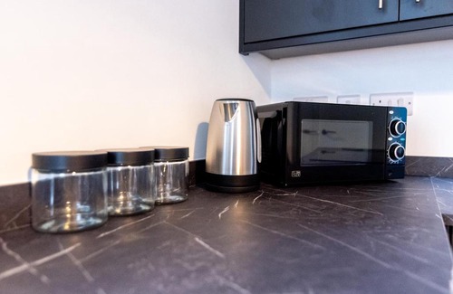 Newark Apartment | Newark Apartments: Ideal for Contractors with Parking