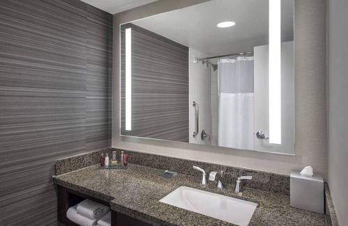 Newark Hotel | Newark Liberty International Airport Marriott