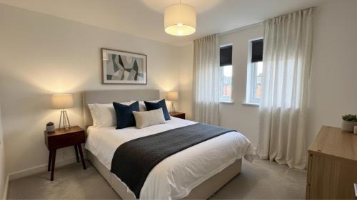 Newcastle-upon-Tyne Apartment | Newcastle Great Park 4BR Home, Sleeps 8