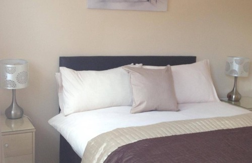 Newent Cabin | Newent Golf Club & Lodges