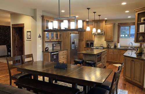 Sunriver House | Newer home across the street from SHARC & Sledding Hill w/10 passes!