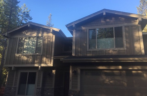 Sunriver House | Newer home across the street from SHARC & Sledding Hill w/10 passes!