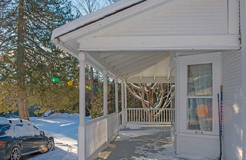 Georgeville House | Newly available! Idyllic waterfront cottage in the heart of Georgeville, Quebec,