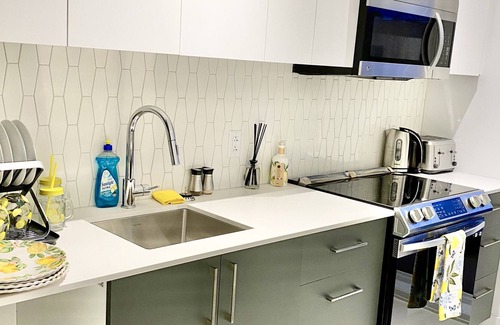 Little Italy Apartment | Newly built 1BDR APT in the Little Italy neighbourhood MTL