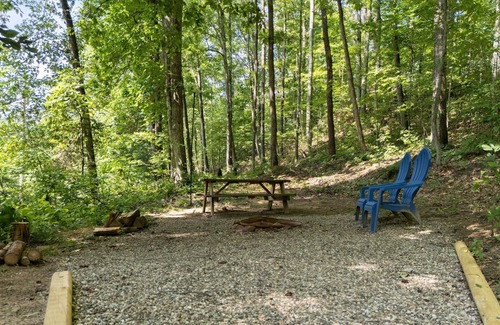 Stanton Cabin | Newly Built, Cozy, Pet Friendly, Hot Tub, Rural Cabin deep in Red River Gorge