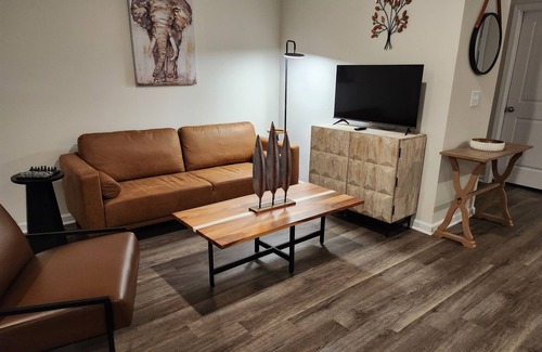 Seven Oaks House | Newly Built Getaway!