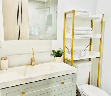 Van Nuys Apartment | Newly Built Modern Central 2B On Sherman with Free Parking