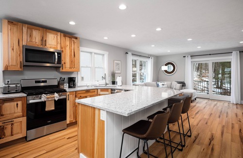 Lake Ann House | Newly built modern gem w/Sanford Lake access close to Traverse City & Dunes