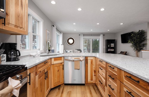 Lake Ann House | Newly built modern gem w/Sanford Lake access close to Traverse City & Dunes