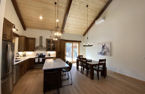 Black Butte Ranch House | Newly Built One-Level Black Butte Ranch Oasis