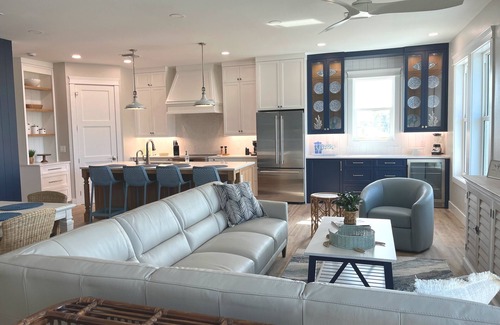 Mid Island House | Newly Built! Pool! Your perfect beach getaway! Gulf-Side, Beach!