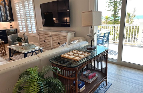 Mid Island House | Newly Built! Pool! Your perfect beach getaway! Gulf-Side, Beach!